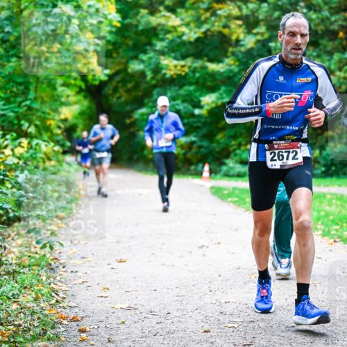 12.10.2025 - Bramfelder Halbmarathon 2025 Dr. Thomas Lammeyer http://msf.ph/oto/9358376 12.10.2025 11:04:12 Laufen 2672, 6, 2676 meine-sportfotos.de
