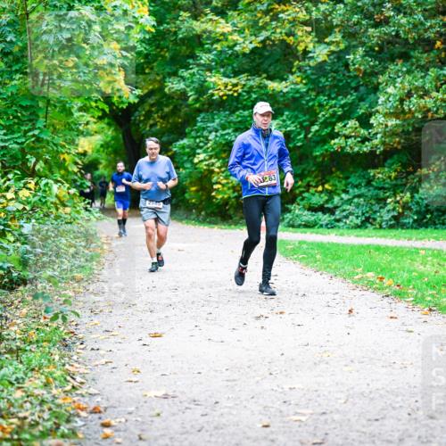 12.10.2025 - Bramfelder Halbmarathon 2025 Dr. Thomas Lammeyer http://msf.ph/oto/9358389 12.10.2025 11:04:14 Laufen 2585, 63 meine-sportfotos.de