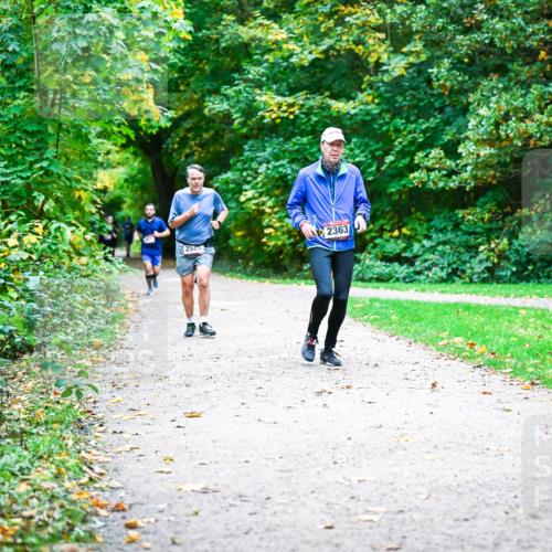 12.10.2025 - Bramfelder Halbmarathon 2025 Dr. Thomas Lammeyer http://msf.ph/oto/9358390 12.10.2025 11:04:14 Laufen 2585, 2363 meine-sportfotos.de