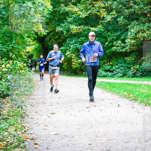 12.10.2025 - Bramfelder Halbmarathon 2025 Dr. Thomas Lammeyer http://msf.ph/oto/9358391 12.10.2025 11:04:14 Laufen 2363, 2585 meine-sportfotos.de