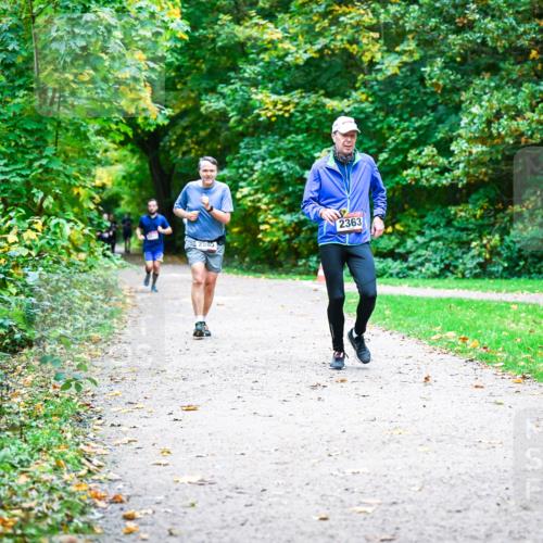 12.10.2025 - Bramfelder Halbmarathon 2025 Dr. Thomas Lammeyer http://msf.ph/oto/9358393 12.10.2025 11:04:14 Laufen 2585, 2363 meine-sportfotos.de