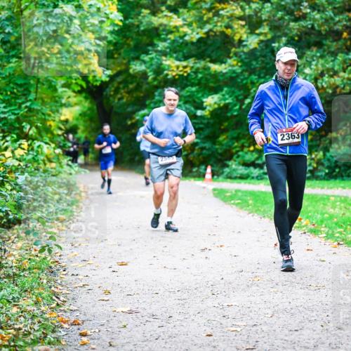 12.10.2025 - Bramfelder Halbmarathon 2025 Dr. Thomas Lammeyer http://msf.ph/oto/9358402 12.10.2025 11:04:16 Laufen 2363, 2585 meine-sportfotos.de
