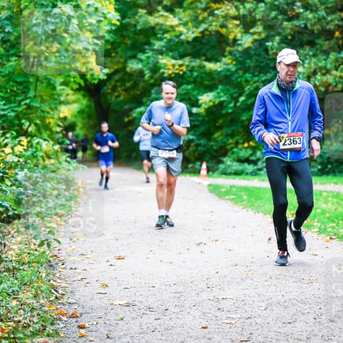 12.10.2025 - Bramfelder Halbmarathon 2025 Dr. Thomas Lammeyer http://msf.ph/oto/9358403 12.10.2025 11:04:16 Laufen 2363, 2585 meine-sportfotos.de