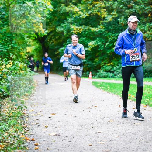 12.10.2025 - Bramfelder Halbmarathon 2025 Dr. Thomas Lammeyer http://msf.ph/oto/9358404 12.10.2025 11:04:16 Laufen 2585, 2363 meine-sportfotos.de