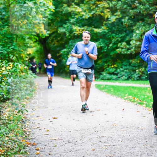 12.10.2025 - Bramfelder Halbmarathon 2025 Dr. Thomas Lammeyer http://msf.ph/oto/9358409 12.10.2025 11:04:16 Laufen 2585, 2363 meine-sportfotos.de