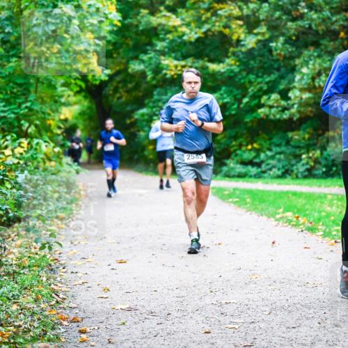 12.10.2025 - Bramfelder Halbmarathon 2025 Dr. Thomas Lammeyer http://msf.ph/oto/9358410 12.10.2025 11:04:17 Laufen 2585, 2363 meine-sportfotos.de