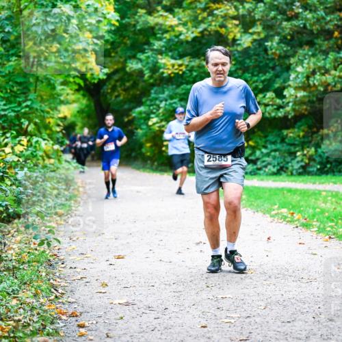 12.10.2025 - Bramfelder Halbmarathon 2025 Dr. Thomas Lammeyer http://msf.ph/oto/9358414 12.10.2025 11:04:18 Laufen 2585 meine-sportfotos.de