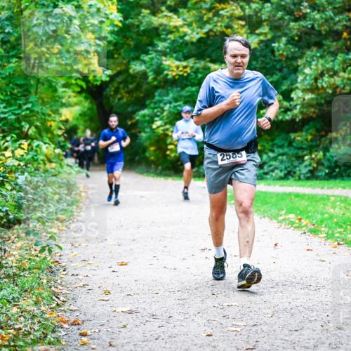 12.10.2025 - Bramfelder Halbmarathon 2025 Dr. Thomas Lammeyer http://msf.ph/oto/9358415 12.10.2025 11:04:18 Laufen 2585 meine-sportfotos.de