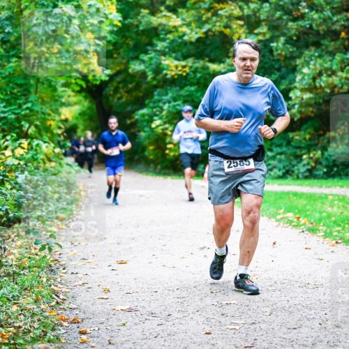 12.10.2025 - Bramfelder Halbmarathon 2025 Dr. Thomas Lammeyer http://msf.ph/oto/9358416 12.10.2025 11:04:18 Laufen 2585 meine-sportfotos.de