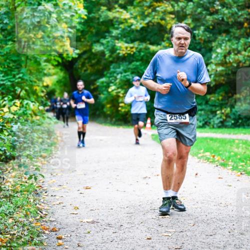 12.10.2025 - Bramfelder Halbmarathon 2025 Dr. Thomas Lammeyer http://msf.ph/oto/9358417 12.10.2025 11:04:18 Laufen 2585 meine-sportfotos.de