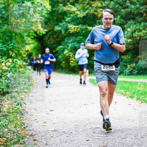 12.10.2025 - Bramfelder Halbmarathon 2025 Dr. Thomas Lammeyer http://msf.ph/oto/9358418 12.10.2025 11:04:18 Laufen 2585 meine-sportfotos.de