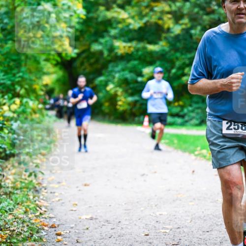 12.10.2025 - Bramfelder Halbmarathon 2025 Dr. Thomas Lammeyer http://msf.ph/oto/9358425 12.10.2025 11:04:19 Laufen 2585 meine-sportfotos.de