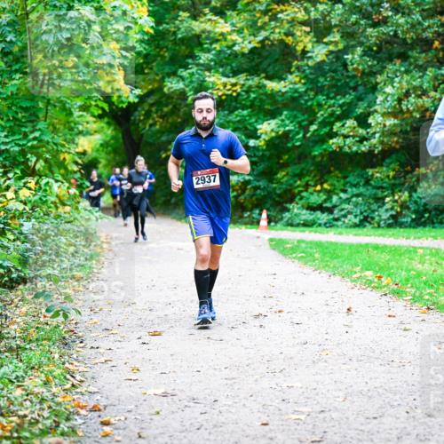 12.10.2025 - Bramfelder Halbmarathon 2025 Dr. Thomas Lammeyer http://msf.ph/oto/9358442 12.10.2025 11:04:22 Laufen 2937, 2939 meine-sportfotos.de
