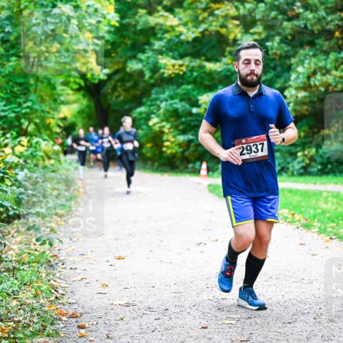 12.10.2025 - Bramfelder Halbmarathon 2025 Dr. Thomas Lammeyer http://msf.ph/oto/9358452 12.10.2025 11:04:23 Laufen 2937 meine-sportfotos.de