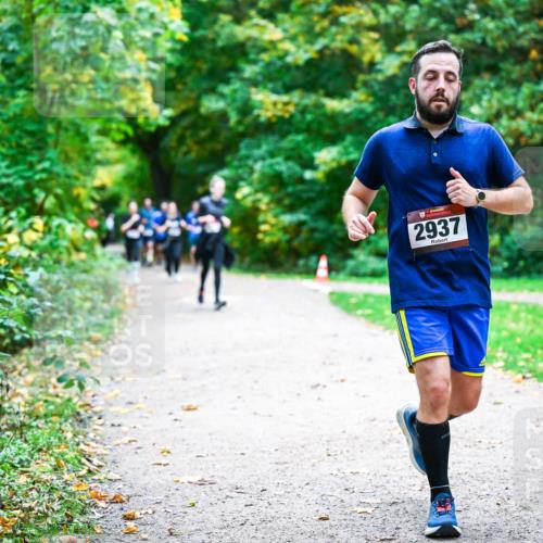 12.10.2025 - Bramfelder Halbmarathon 2025 Dr. Thomas Lammeyer http://msf.ph/oto/9358454 12.10.2025 11:04:23 Laufen 2937 meine-sportfotos.de