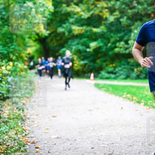 12.10.2025 - Bramfelder Halbmarathon 2025 Dr. Thomas Lammeyer http://msf.ph/oto/9358457 12.10.2025 11:04:24 Laufen 34, 2937 meine-sportfotos.de