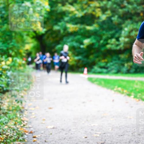 12.10.2025 - Bramfelder Halbmarathon 2025 Dr. Thomas Lammeyer http://msf.ph/oto/9358458 12.10.2025 11:04:24 Laufen 14, 2937 meine-sportfotos.de