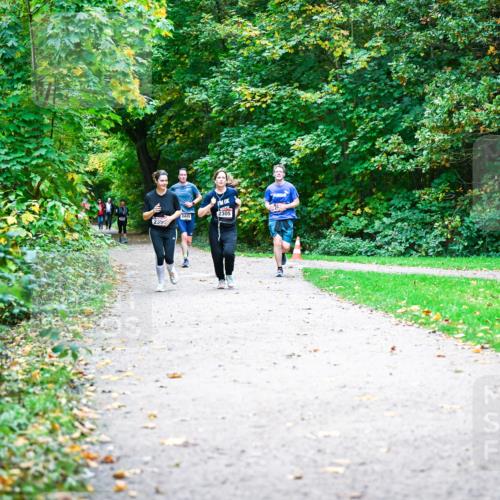 12.10.2025 - Bramfelder Halbmarathon 2025 Dr. Thomas Lammeyer http://msf.ph/oto/9358482 12.10.2025 11:04:28 Laufen 239, 2449, 2305 meine-sportfotos.de