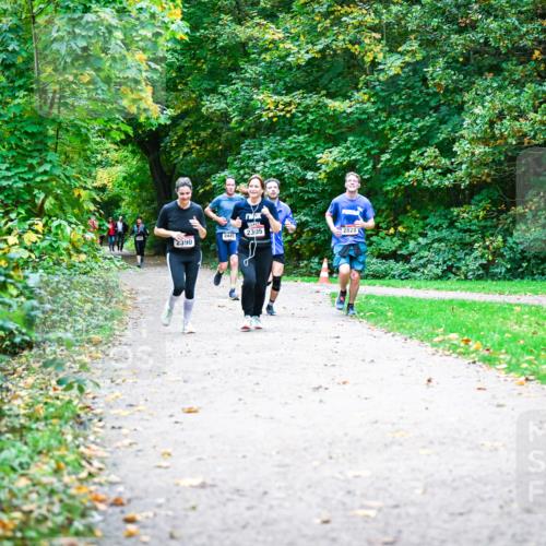 12.10.2025 - Bramfelder Halbmarathon 2025 Dr. Thomas Lammeyer http://msf.ph/oto/9358486 12.10.2025 11:04:29 Laufen 2449, 2390, 2305, 2828 meine-sportfotos.de