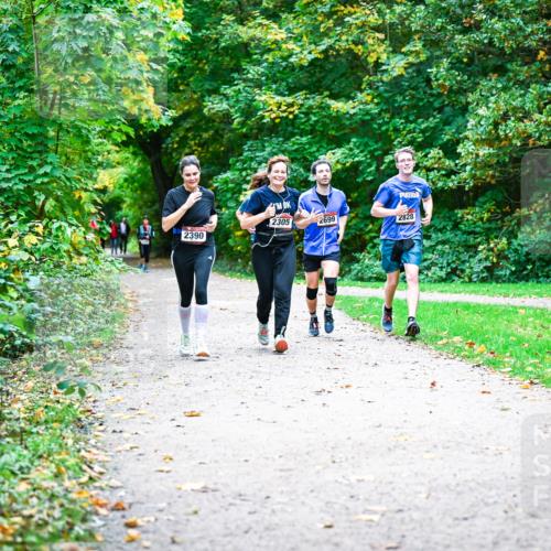 12.10.2025 - Bramfelder Halbmarathon 2025 Dr. Thomas Lammeyer http://msf.ph/oto/9358495 12.10.2025 11:04:30 Laufen 2305, 2699, 2828, 2390 meine-sportfotos.de