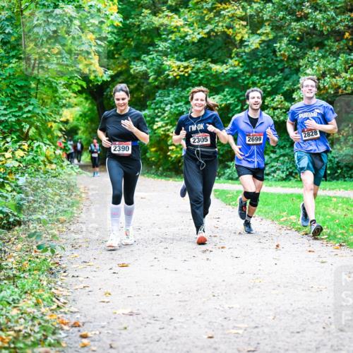 12.10.2025 - Bramfelder Halbmarathon 2025 Dr. Thomas Lammeyer http://msf.ph/oto/9358503 12.10.2025 11:04:31 Laufen 2390, 2305, 2699, 2828 meine-sportfotos.de