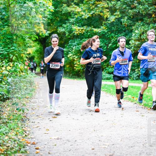 12.10.2025 - Bramfelder Halbmarathon 2025 Dr. Thomas Lammeyer http://msf.ph/oto/9358505 12.10.2025 11:04:32 Laufen 2390, 2305, 2699, 28 meine-sportfotos.de