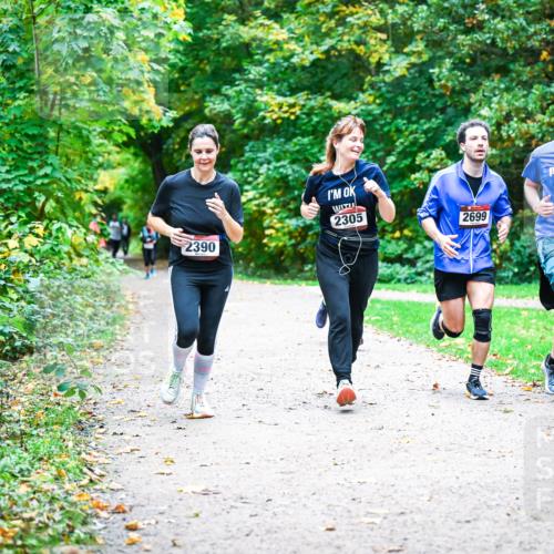 12.10.2025 - Bramfelder Halbmarathon 2025 Dr. Thomas Lammeyer http://msf.ph/oto/9358507 12.10.2025 11:04:32 Laufen 2390, 2305, 2699, 2828 meine-sportfotos.de