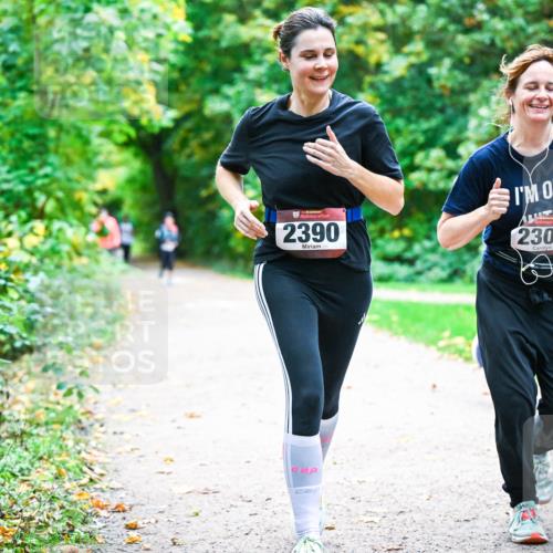 12.10.2025 - Bramfelder Halbmarathon 2025 Dr. Thomas Lammeyer http://msf.ph/oto/9358518 12.10.2025 11:04:34 Laufen 2390, 2305 meine-sportfotos.de