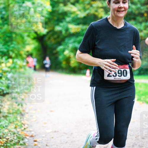 12.10.2025 - Bramfelder Halbmarathon 2025 Dr. Thomas Lammeyer http://msf.ph/oto/9358522 12.10.2025 11:04:34 Laufen 2390 meine-sportfotos.de