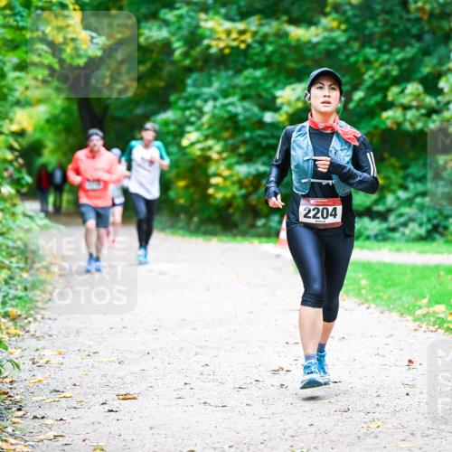 12.10.2025 - Bramfelder Halbmarathon 2025 Dr. Thomas Lammeyer http://msf.ph/oto/9358530 12.10.2025 11:04:42 Laufen 2204 meine-sportfotos.de
