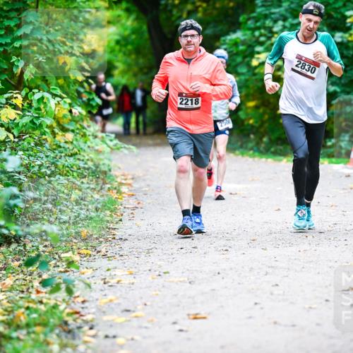 12.10.2025 - Bramfelder Halbmarathon 2025 Dr. Thomas Lammeyer http://msf.ph/oto/9358542 12.10.2025 11:04:45 Laufen 2218, 2500, 2830 meine-sportfotos.de