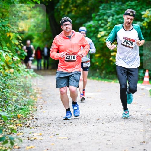 12.10.2025 - Bramfelder Halbmarathon 2025 Dr. Thomas Lammeyer http://msf.ph/oto/9358544 12.10.2025 11:04:45 Laufen 2218, 2501, 2830 meine-sportfotos.de