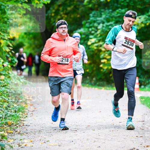 12.10.2025 - Bramfelder Halbmarathon 2025 Dr. Thomas Lammeyer http://msf.ph/oto/9358546 12.10.2025 11:04:46 Laufen 218, 2830 meine-sportfotos.de