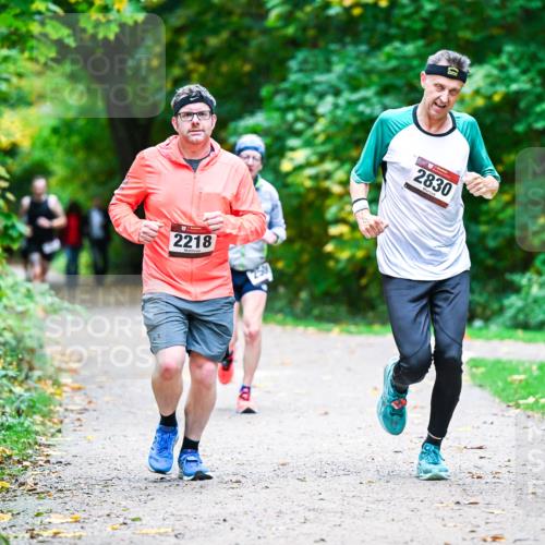 12.10.2025 - Bramfelder Halbmarathon 2025 Dr. Thomas Lammeyer http://msf.ph/oto/9358547 12.10.2025 11:04:46 Laufen 2218, 250, 2830 meine-sportfotos.de