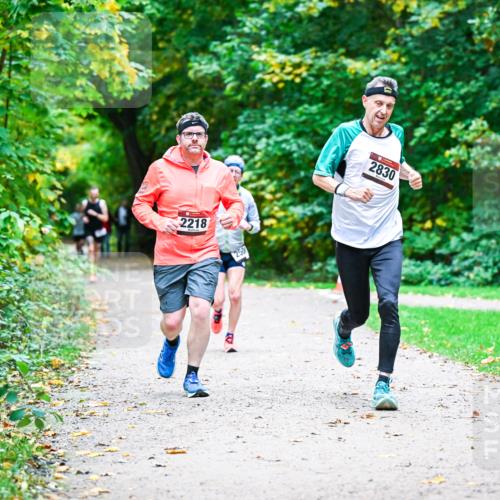 12.10.2025 - Bramfelder Halbmarathon 2025 Dr. Thomas Lammeyer http://msf.ph/oto/9358552 12.10.2025 11:04:46 Laufen 2218, 250, 2830 meine-sportfotos.de