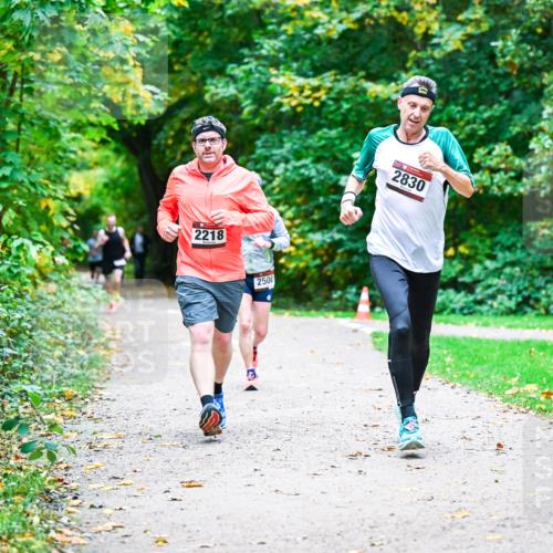 12.10.2025 - Bramfelder Halbmarathon 2025 Dr. Thomas Lammeyer http://msf.ph/oto/9358554 12.10.2025 11:04:47 Laufen 2218, 2500, 2830 meine-sportfotos.de