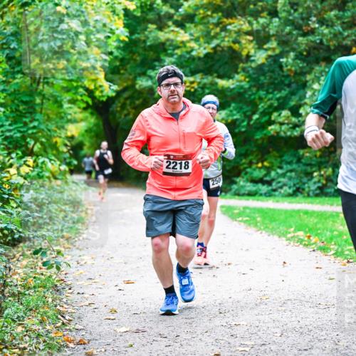 12.10.2025 - Bramfelder Halbmarathon 2025 Dr. Thomas Lammeyer http://msf.ph/oto/9358567 12.10.2025 11:04:48 Laufen 2218, 250, 2830 meine-sportfotos.de