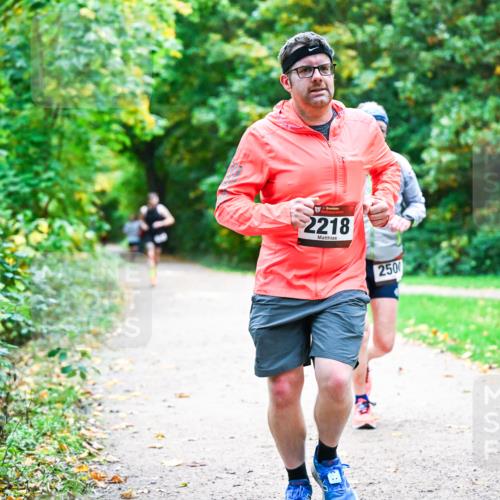 12.10.2025 - Bramfelder Halbmarathon 2025 Dr. Thomas Lammeyer http://msf.ph/oto/9358569 12.10.2025 11:04:49 Laufen 2218, 2500 meine-sportfotos.de
