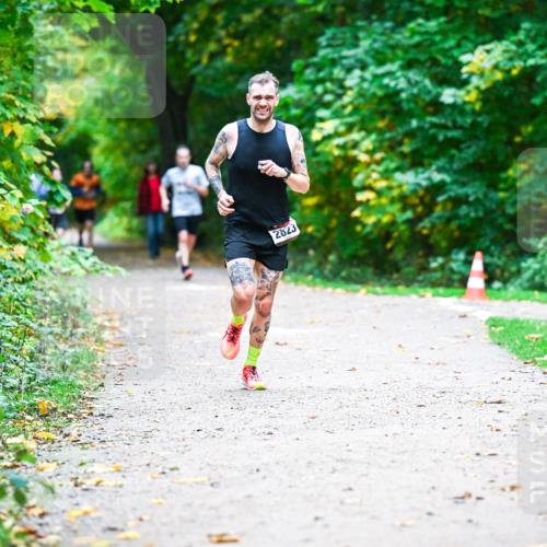 12.10.2025 - Bramfelder Halbmarathon 2025 Dr. Thomas Lammeyer http://msf.ph/oto/9358571 12.10.2025 11:04:53 Laufen 2823 meine-sportfotos.de