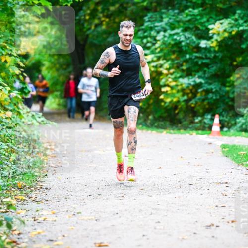 12.10.2025 - Bramfelder Halbmarathon 2025 Dr. Thomas Lammeyer http://msf.ph/oto/9358573 12.10.2025 11:04:53 Laufen 2023 meine-sportfotos.de