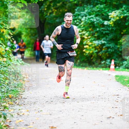 12.10.2025 - Bramfelder Halbmarathon 2025 Dr. Thomas Lammeyer http://msf.ph/oto/9358574 12.10.2025 11:04:53 Laufen 7, 97 meine-sportfotos.de