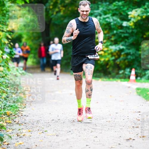 12.10.2025 - Bramfelder Halbmarathon 2025 Dr. Thomas Lammeyer http://msf.ph/oto/9358578 12.10.2025 11:04:54 Laufen 2025 meine-sportfotos.de