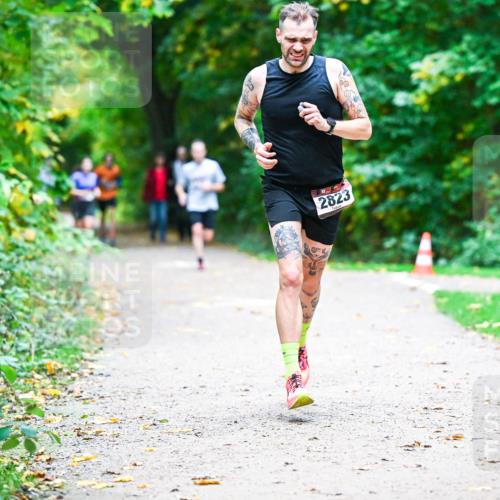 12.10.2025 - Bramfelder Halbmarathon 2025 Dr. Thomas Lammeyer http://msf.ph/oto/9358581 12.10.2025 11:04:54 Laufen 2823 meine-sportfotos.de
