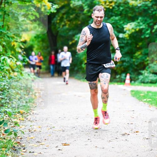 12.10.2025 - Bramfelder Halbmarathon 2025 Dr. Thomas Lammeyer http://msf.ph/oto/9358583 12.10.2025 11:04:54 Laufen 2623 meine-sportfotos.de
