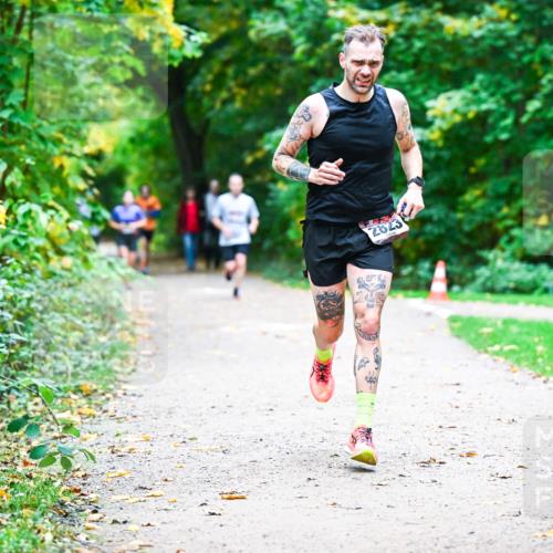 12.10.2025 - Bramfelder Halbmarathon 2025 Dr. Thomas Lammeyer http://msf.ph/oto/9358584 12.10.2025 11:04:55 Laufen 2623 meine-sportfotos.de