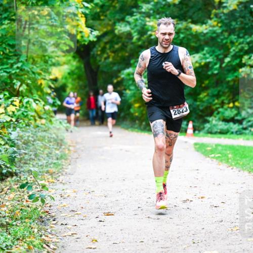12.10.2025 - Bramfelder Halbmarathon 2025 Dr. Thomas Lammeyer http://msf.ph/oto/9358586 12.10.2025 11:04:55 Laufen 2823 meine-sportfotos.de