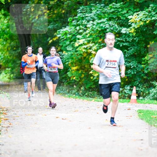 12.10.2025 - Bramfelder Halbmarathon 2025 Dr. Thomas Lammeyer http://msf.ph/oto/9358600 12.10.2025 11:04:59 Laufen 2684, 2679, 268, 2756 meine-sportfotos.de