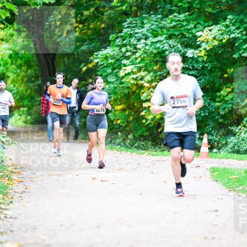 12.10.2025 - Bramfelder Halbmarathon 2025 Dr. Thomas Lammeyer http://msf.ph/oto/9358603 12.10.2025 11:04:59 Laufen 2688, 2756, 2684, 279 meine-sportfotos.de