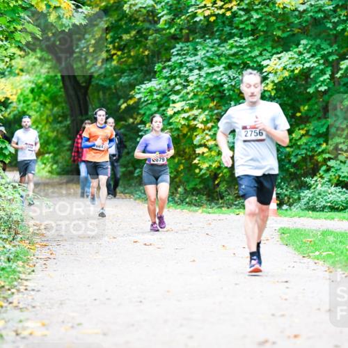 12.10.2025 - Bramfelder Halbmarathon 2025 Dr. Thomas Lammeyer http://msf.ph/oto/9358607 12.10.2025 11:05:00 Laufen 2004, 79, 2756 meine-sportfotos.de