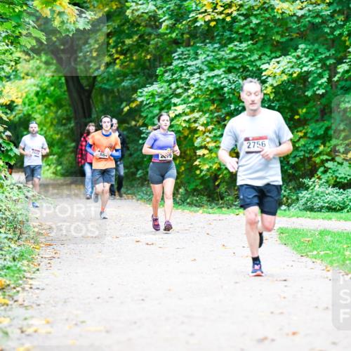 12.10.2025 - Bramfelder Halbmarathon 2025 Dr. Thomas Lammeyer http://msf.ph/oto/9358608 12.10.2025 11:05:00 Laufen 9, 68, 2688, 2756 meine-sportfotos.de